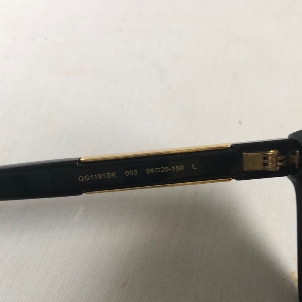 Authentic GUCCI SUNGLASSES LADIES. - Picture 3 of 9